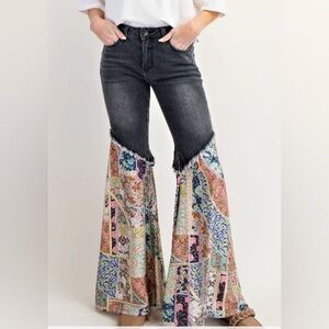 NWT Easel Gloriana Black Bell Bottom Jeans Paisley Bandana Contrast Hem Size S